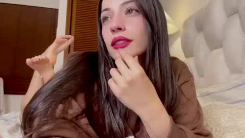 sophiarommie online show from May 12, 5:48 am