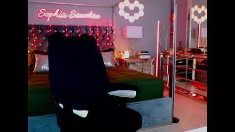 Snapshot of sophiasanchezxxx chatting on July 10, 5:56 am sophiasanchezxxx online show from July 10, 5:56 am