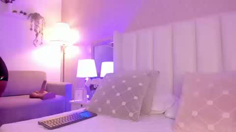 SophiaSmiths online show from September 11, 11:49 pm