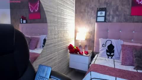 Snapshot of sophie__blare chatting on July 1, 1:13 pm sophie__blare online show from July 1, 1:13 pm