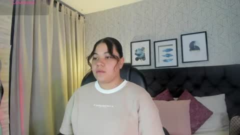 Snapshot of sophie__blare chatting on July 7, 6:56 pm sophie__blare online show from July 7, 6:56 pm