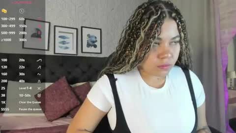 Snapshot of sophie__blare chatting on July 29, 6:28 pm sophie__blare online show from July 29, 6:28 pm