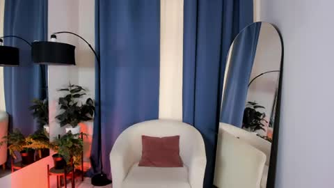 Sophia online show from May 12, 1:52 pm