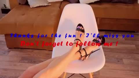 Snapshot of sophie_caring chatting on June 12, 6:34 am Sophie online show from June 12, 6:34 am