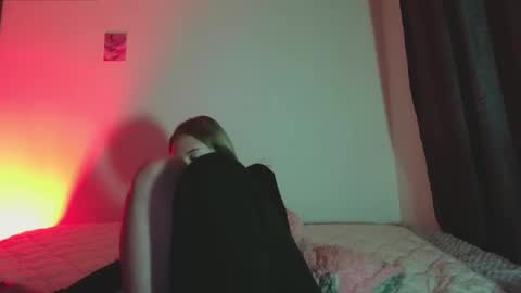 Snapshot of sophie_collins13 chatting on December 24, 12:11 am Sophie online show from December 24, 12:11 am