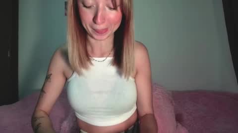 Snapshot of sophie_collins13 chatting on January 27, 11:43 pm Sophie online show from January 27, 11:43 pm