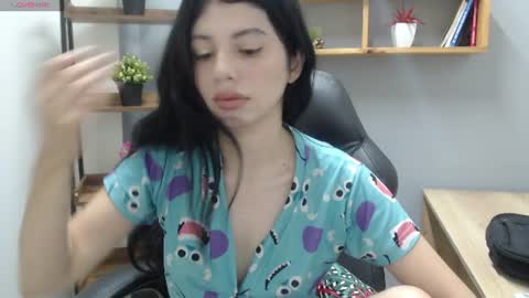 Snapshot of sophie_copers chatting on June 14, 2:41 pm S O P H I E online show from June 14, 2:41 pm
