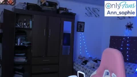 sophie doll online show from October 27, 6:56 pm