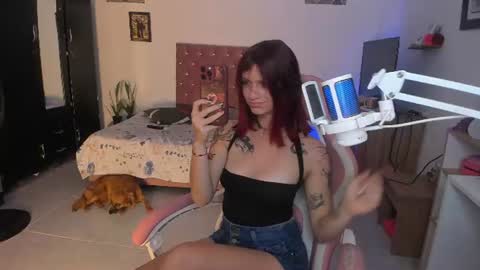 Snapshot of sophie_dolly_ chatting on June 14, 12:30 am sophie doll online show from June 14, 12:30 am