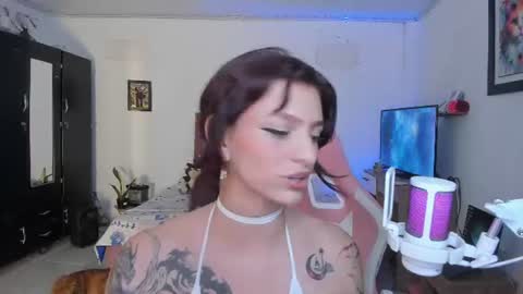 Snapshot of sophie_dolly_ chatting on July 17, 12:50 am sophie doll online show from July 17, 12:50 am
