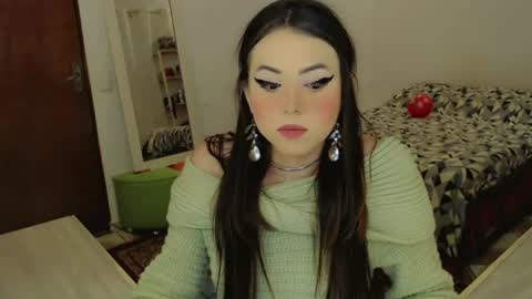 Snapshot of sophie_fantasy_hot chatting on June 22, 4:20 am Sophie Fantasys online show from June 22, 4:20 am