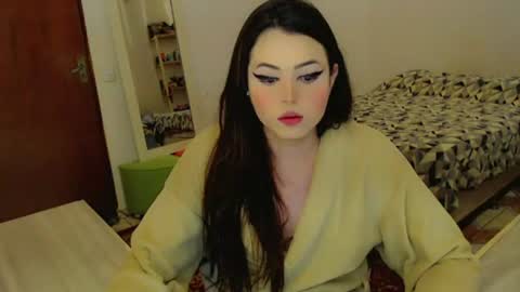 Snapshot of sophie_fantasy_hot chatting on July 14, 10:04 pm Sophie Fantasys online show from July 14, 10:04 pm