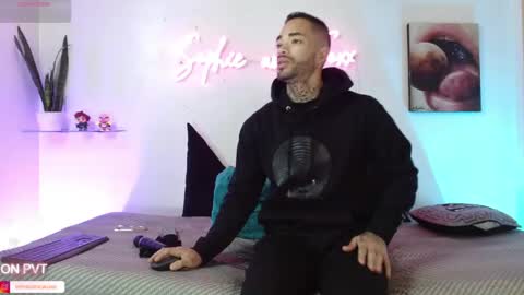 Snapshot of sophie_foxx chatting on May 6, 11:59 am SOPHIE - FOXX online show from May 6, 11:59 am