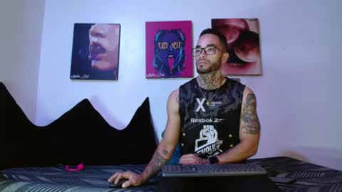Snapshot of sophie_foxx chatting on July 17, 12:01 pm SOPHIE - FOXX online show from July 17, 12:01 pm