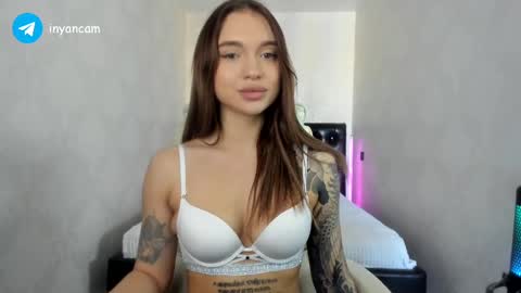 Snapshot of sophie_in chatting on February 20, 7:01 am Sonya online show from February 20, 7:01 am