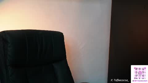 Sophie or Sof online show from August 7, 9:39 pm