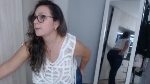 Snapshot of sophie_lopez1 chatting on June 11, 2:53 am Sofa online show from June 11, 2:53 am