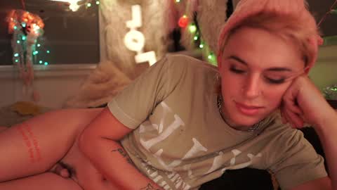 Snapshot of sophie_lovely chatting on December 12, 4:26 am derpy derpington online show from December 12, 4:26 am