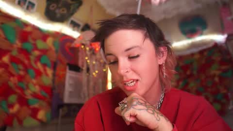 Snapshot of sophie_lovely chatting on November 5, 4:34 am derpy derpington online show from November 5, 4:34 am