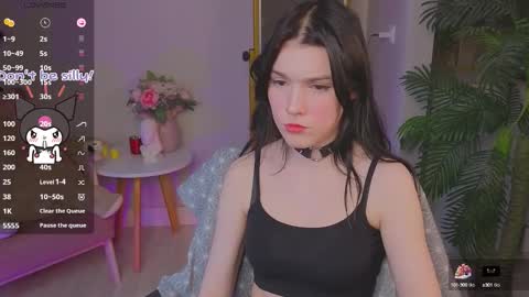 sophie_nomenal_ online show from October 3, 9:56 pm
