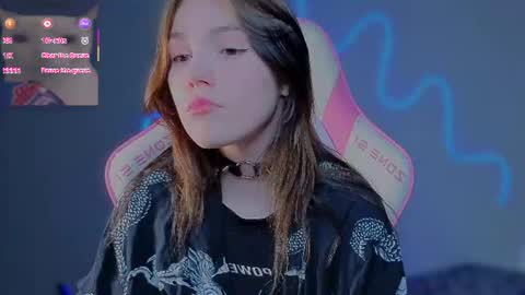 Snapshot of sophie_nomenal_ chatting on July 11, 7:27 pm sophie_nomenal_ online show from July 11, 7:27 pm