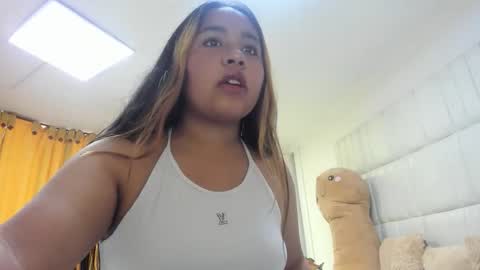 Snapshot of sophie_reed_ chatting on December 14, 6:56 pm sophie_reed_ online show from December 14, 6:56 pm