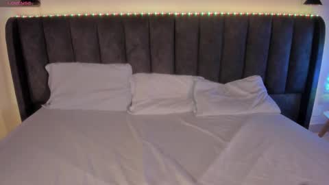 sophie_smith19 online show from December 19, 2:57 pm