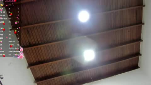 sophie_smith19 online show from May 6, 12:21 pm
