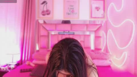 Snapshot of sophie_stars chatting on December 22, 10:45 am Sophie online show from December 22, 10:45 am