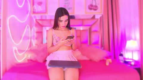 Snapshot of sophie_stars chatting on January 15, 9:36 am Sophie online show from January 15, 9:36 am