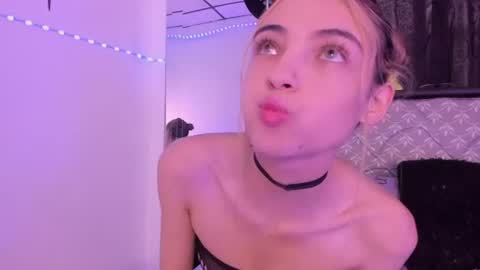 Snapshot of sophie_vega1 chatting on July 1, 6:51 pm Sophie online show from July 1, 6:51 pm