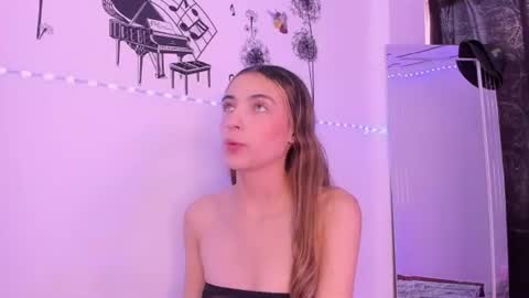 Snapshot of sophie_vega1 chatting on July 13, 6:11 pm Sophie online show from July 13, 6:11 pm