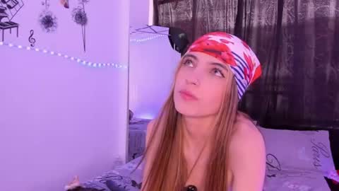 Snapshot of sophie_vega1 chatting on August 1, 6:29 pm Sophie online show from August 1, 6:29 pm