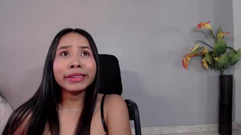 sophie_w1 online show from July 28, 2:13 pm