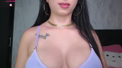 Snapshot of sophie_x1 chatting on July 17, 1:23 am Sophie online show from July 17, 1:23 am