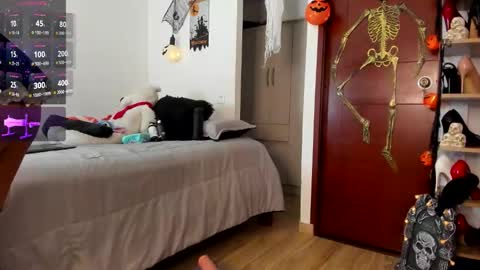 sophiebaker__ online show from October 29, 2:58 am