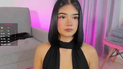 sophie  online show from June 18, 2:10 pm