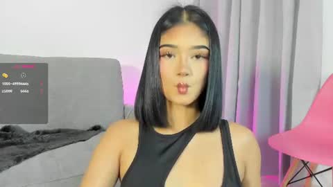 sophie  online show from June 21, 8:00 pm