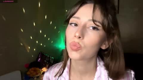 Mira online show from November 29, 9:07 pm