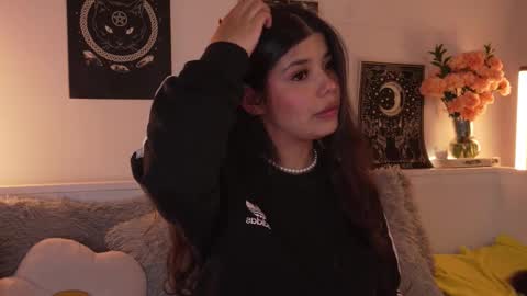 Sophiee  online show from October 19, 2:12 am