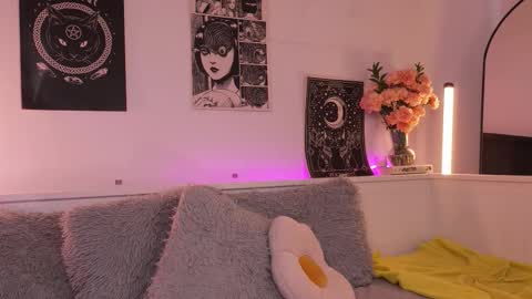 Sophiee  online show from October 20, 9:26 pm