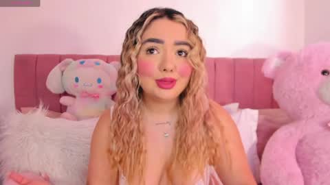 Snapshot of sophiee_rosee chatting on June 5, 5:07 pm sophiee rosee online show from June 5, 5:07 pm