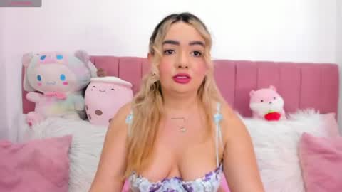 Snapshot of sophiee_rosee chatting on June 10, 5:12 pm sophiee rosee online show from June 10, 5:12 pm