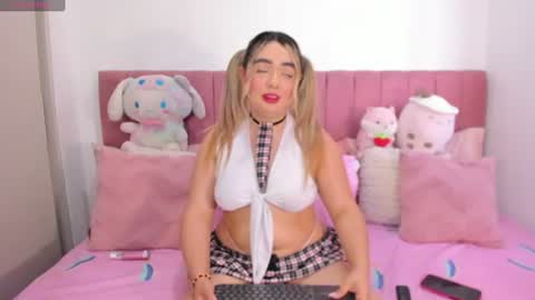 Snapshot of sophiee_rosee chatting on July 8, 5:17 pm sophiee rosee online show from July 8, 5:17 pm