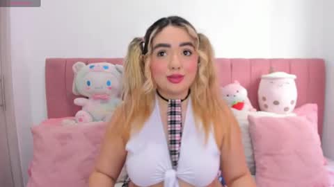 Snapshot of sophiee_rosee chatting on July 22, 5:16 pm sophiee rosee online show from July 22, 5:16 pm