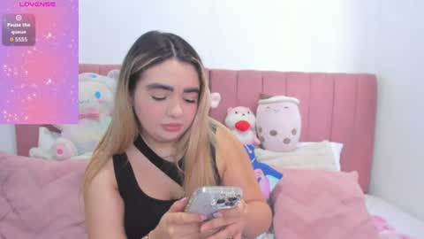 Snapshot of sophiee_rosee chatting on July 26, 8:49 pm sophiee rosee online show from July 26, 8:49 pm