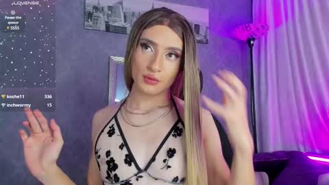 Sophie online show from March 8, 8:03 pm