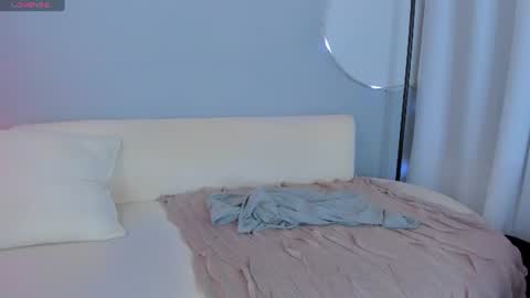 Sophie online show from June 16, 11:40 pm