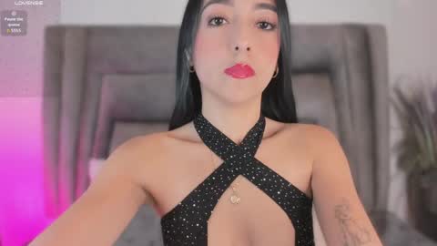 Snapshot of sophiee_smith chatting on May 8, 11:26 am Sophie online show from May 8, 11:26 am