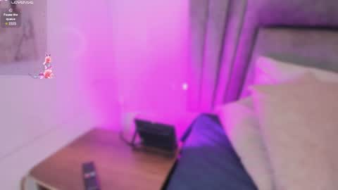 Snapshot of sophiee_smith chatting on June 25, 11:04 am Sophie online show from June 25, 11:04 am